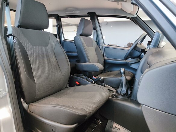 2026 Lada (ВАЗ) Niva Travel I Рестайлинг, серебристый, 1809000 рублей - вид 5