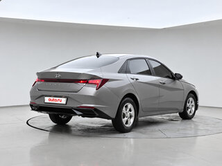 2022 Hyundai Avante VII, серебристый, 1798678 рублей, вид 4