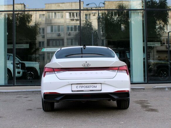 2021 Hyundai Elantra VII (CN7), белый, 1840000 рублей - вид 5