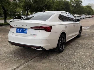 2022 Skoda Octavia IV (A8), белый, 2250000 рублей, вид 4