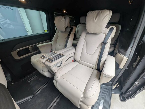 2026 Mercedes-Benz V-Класс Extra Long 300 d экстра длинный III (W447) Рестайлинг 2, чёрный, 15000000 рублей - вид 6