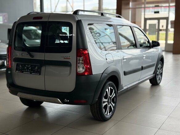 2025 Lada (ВАЗ) Largus Cross I Рестайлинг, серебристый, 2040000 рублей - вид 8