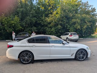 2020 BMW 5 серии 530i VII (G30/G31/G38) Рестайлинг, белый, 3650000 рублей, вид 4