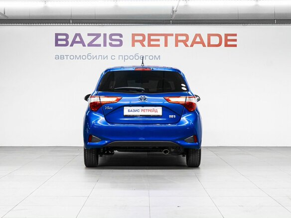 2017 Toyota Vitz III (XP130) Рестайлинг 2, синий, 1239000 рублей - вид 5