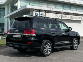 2017 Toyota Land Cruiser 200 Series Рестайлинг 2, чёрный, 6845000 рублей, вид 5