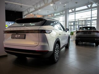 2026 Omoda C7, серый, 3499000 рублей, вид 4
