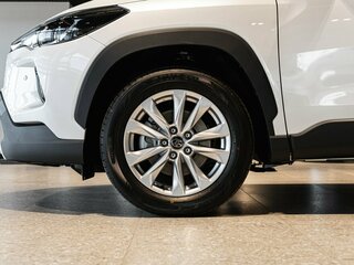 2026 Toyota Corolla Cross I Рестайлинг, белый, 3990000 рублей, вид 4