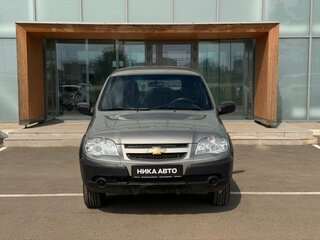 2017 Chevrolet Niva I Рестайлинг, серый, 515000 рублей, вид 2