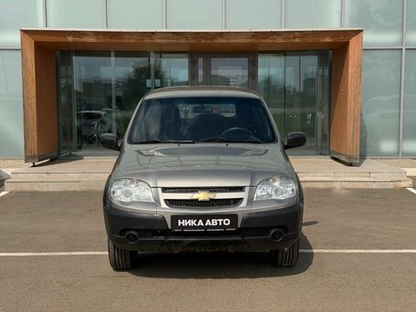 2017 Chevrolet Niva I Рестайлинг, серый, 535000 рублей, вид 2
