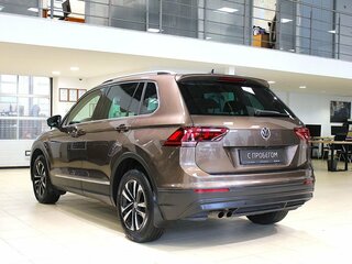 2019 Volkswagen Tiguan II, коричневый, 2340000 рублей, вид 4
