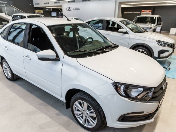 2026 Lada (ВАЗ) Granta I Рестайлинг, белый, 1098000 рублей - вид 2