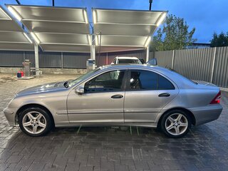 2005 Mercedes-Benz C-Класс 230 II (W203) Рестайлинг, серый, 600000 рублей, вид 4