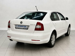 2012 Skoda Octavia II (A5) Рестайлинг, белый, 770000 рублей, вид 4