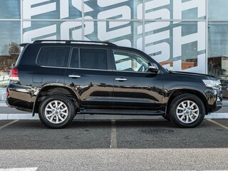 2019 Toyota Land Cruiser 200 Series Рестайлинг 2, чёрный, 7599000 рублей, вид 5