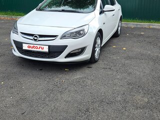 2013 Opel Astra J Рестайлинг, белый, 690000 рублей, вид 3