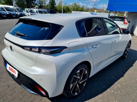 2023 Peugeot 308 III, белый, 1790000 рублей, вид 4