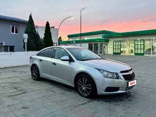 2012 Chevrolet Cruze I Рестайлинг, серебристый, 600000 рублей, вид 1