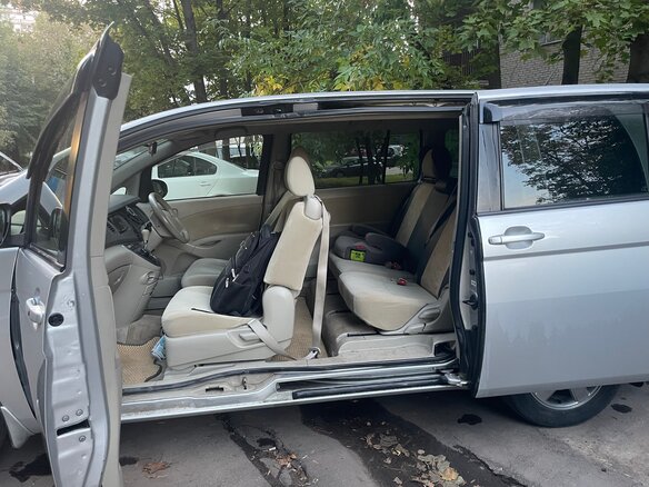 2014 Toyota ISis I Рестайлинг, серый, 1124000 рублей - вид 5