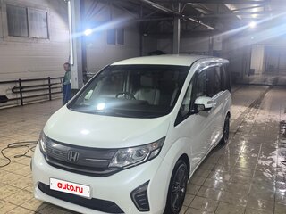 2015 Honda Stepwgn V, белый, 1870000 рублей, вид 2
