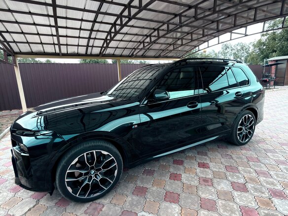 2022 BMW X7 40d I (G07) Рестайлинг, чёрный, 12800000 рублей - вид 3