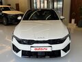 2026 Kia K5 III Рестайлинг, белый, 4390000 рублей - вид 1