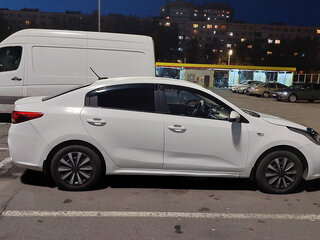 2017 Kia Rio IV, белый, 550000 рублей, вид 3