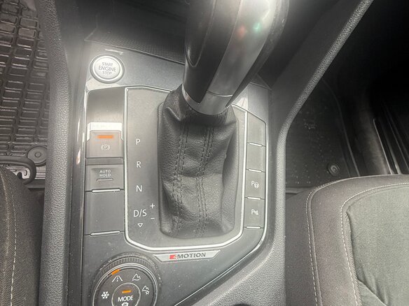 2019 Volkswagen Tiguan II, чёрный - вид 9