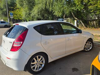 2011 Hyundai i30 I Рестайлинг, белый, 480000 рублей, вид 3