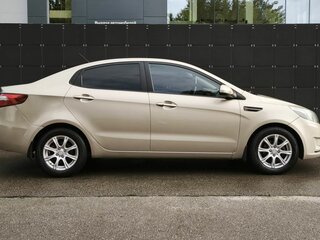 2014 Kia Rio 4-speed III, бежевый, 949000 рублей, вид 4