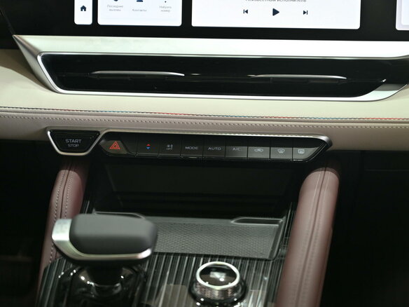 2026 Geely Monjaro I, белый, 4954990 рублей - вид 15