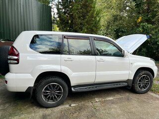 2008 Toyota Land Cruiser Prado 4-speed 120 Series Рестайлинг, белый, 1960000 рублей, вид 4
