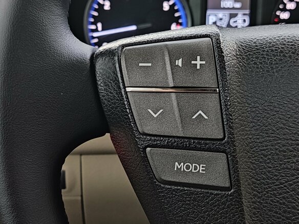 2009 Lexus LX 570 III, белый, 3200000 рублей - вид 26