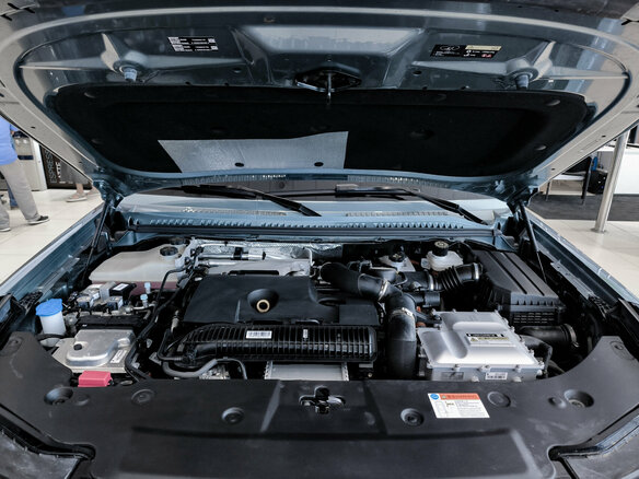 2023 BYD Yangwang U8 49 kWh, зелёный, 12500000 рублей - вид 8