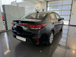 2017 Kia Rio IV, чёрный, 1104000 рублей, вид 4