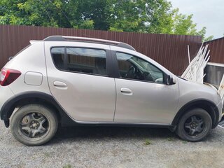 2017 Renault Sandero Stepway II, серый, 1300000 рублей, вид 2