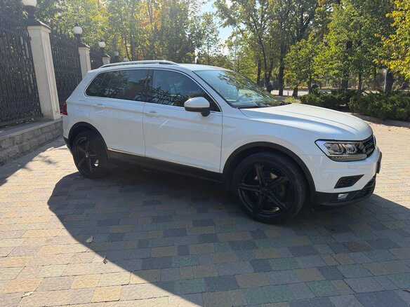 2017 Volkswagen Tiguan II, белый, 2250000 рублей - вид 5