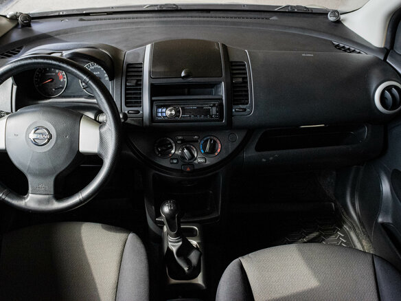 2011 Nissan Note I Рестайлинг, серый, 745000 рублей - вид 4