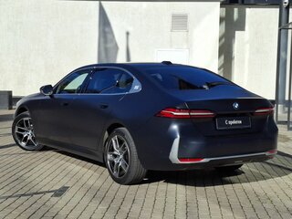 2025 BMW 5 серии Long 530Li xDrive VIII (G60/G61/G68), чёрный, 7990000 рублей, вид 3