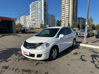 2013 Nissan Tiida I Рестайлинг, белый, 935000 рублей, вид 2
