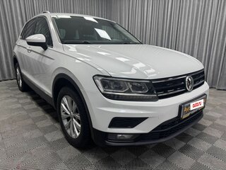 2017 Volkswagen Tiguan II, белый, 2320000 рублей, вид 3