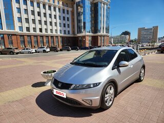 2011 Honda Civic VIII Рестайлинг, серебристый, 890000 рублей, вид 1