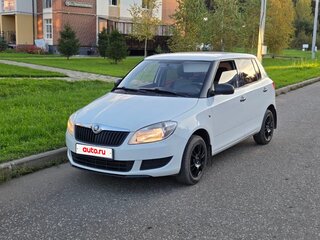 2010 Skoda Fabia II Рестайлинг, белый, 600000 рублей, вид 3