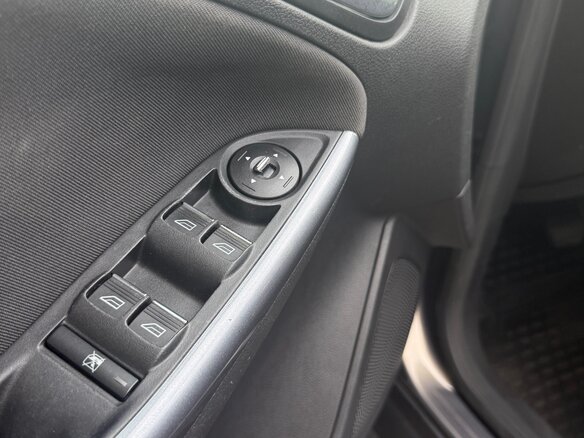 2012 Ford Focus III, коричневый, 750000 рублей - вид 7