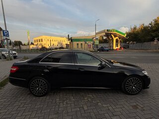 2009 Mercedes-Benz E-Класс 250 5G-Tronic IV (W212, S212, C207), чёрный, 1800000 рублей, вид 3