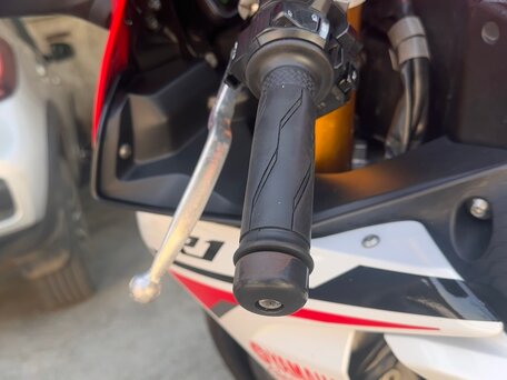 2019 Yamaha YZF-R1, красный, 1550000 рублей, вид 4
