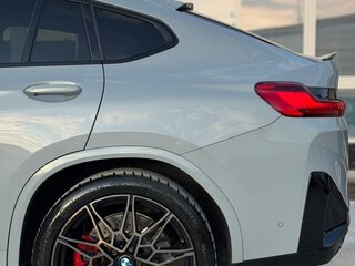 2021 BMW X4 M Competition I (F98) Рестайлинг, серый, 7650000 рублей, вид 3