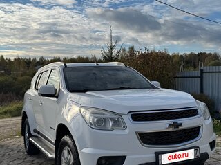 2013 Chevrolet TrailBlazer II, белый, 1550000 рублей, вид 1