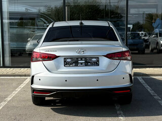 2020 Hyundai Solaris II Рестайлинг, серебристый, 1465000 рублей, вид 4