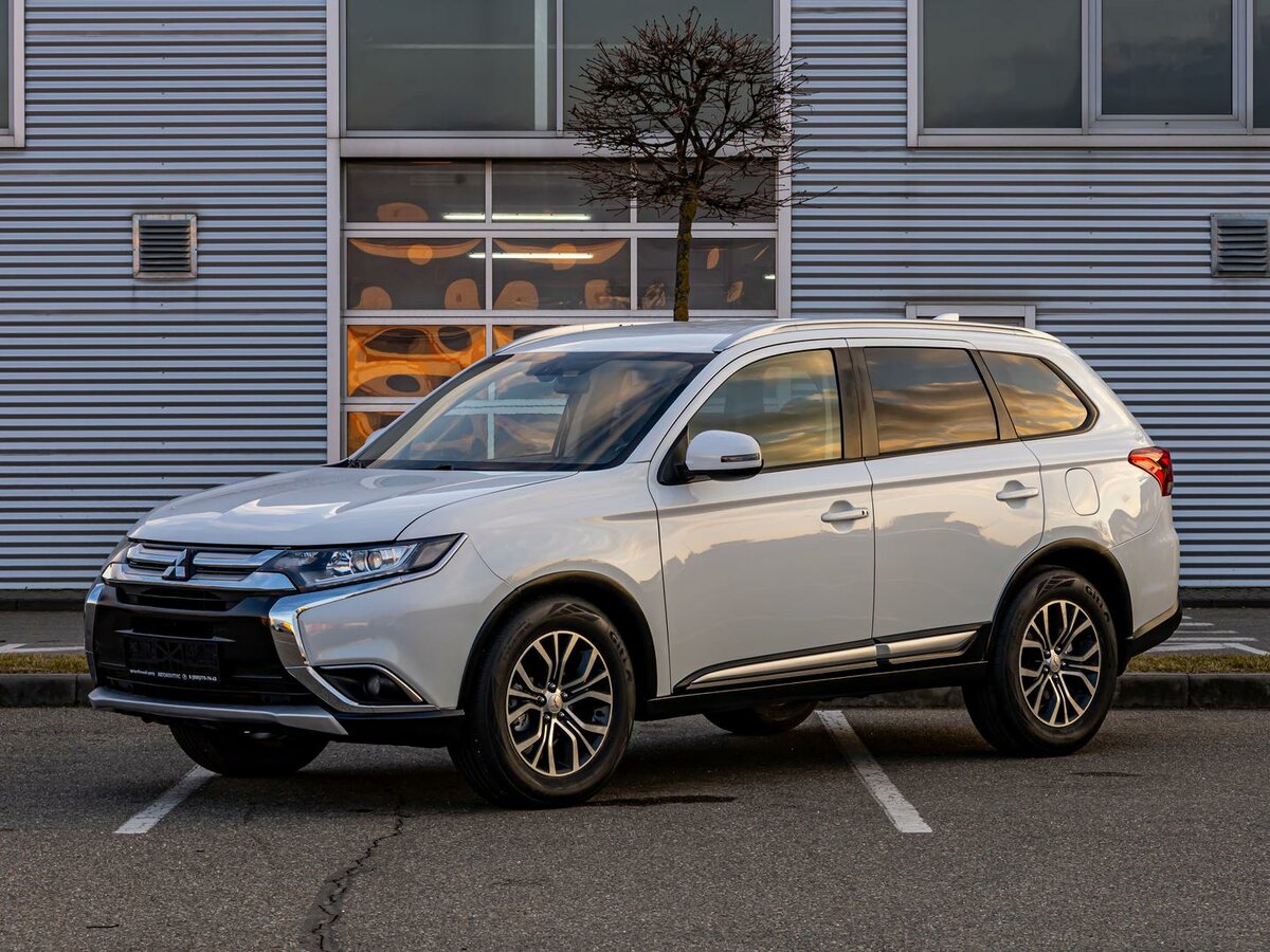 Открыть фотографии: Mitsubishi Outlander III Рестайлинг 2
