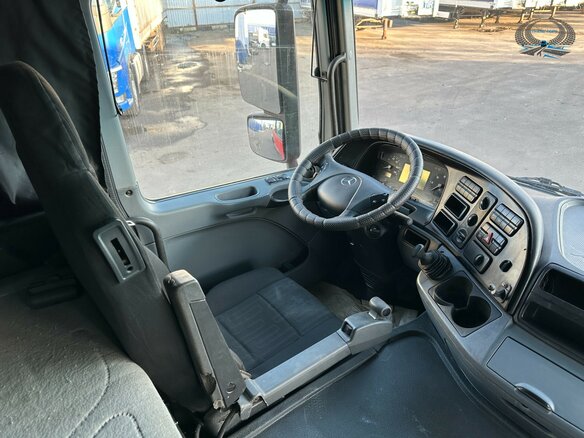 2017 Mercedes-Benz Actros, красный, 4200000 рублей - вид 22
